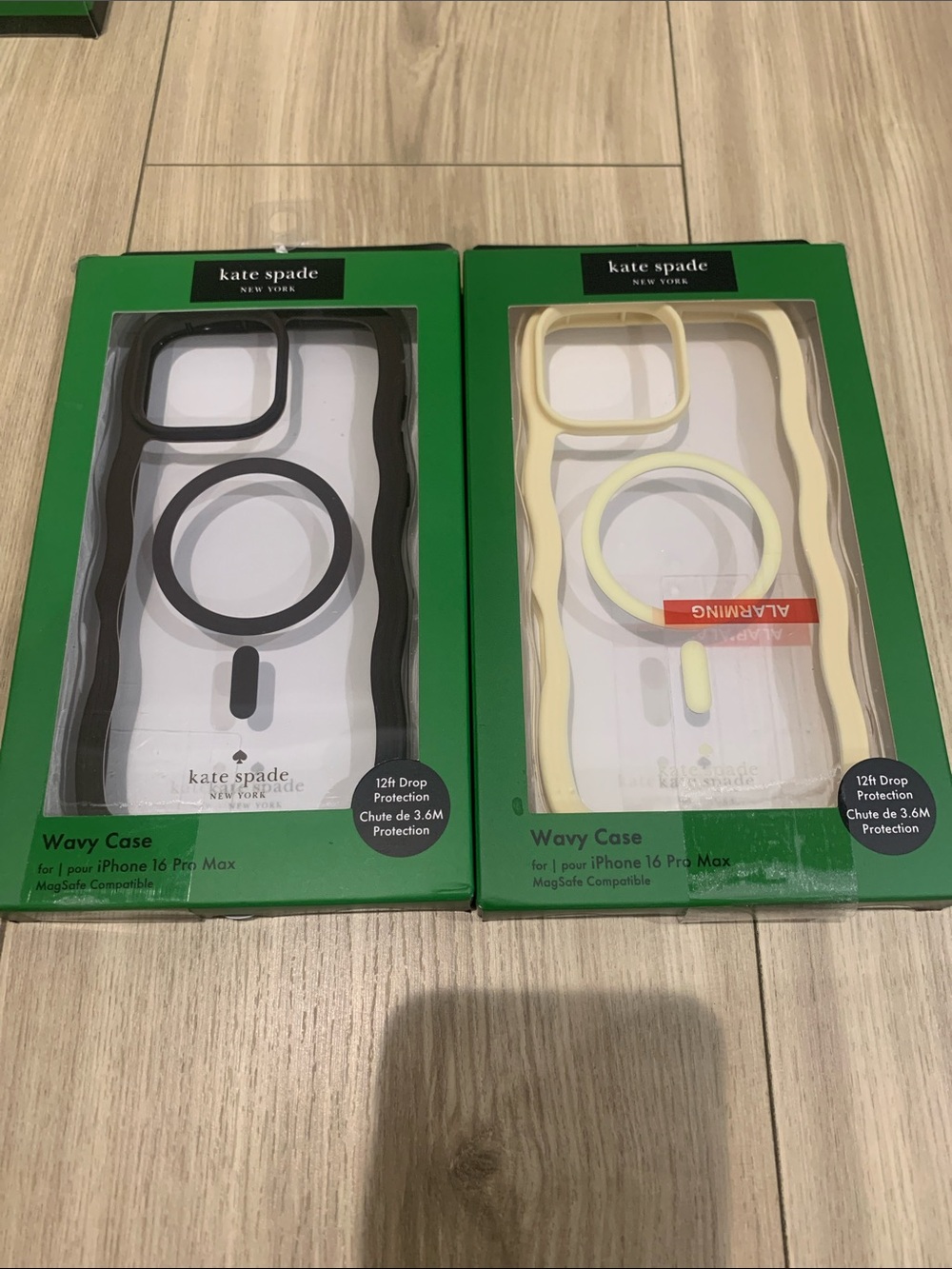 2 kate spade Wavy MagSafe Case Set –IPhone 16 pro max